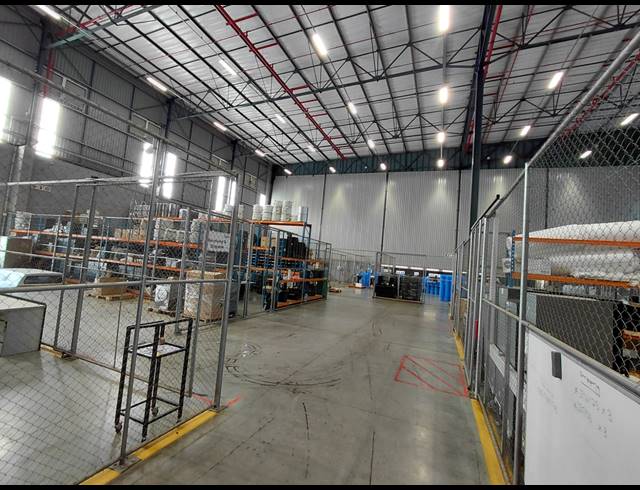 2,016M² WAREHOUSE TO LET IN POMONA